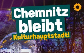 Chemnitz bleibt Kulturhauptstadt (als Schrift vor dem Karl-Marx-Kopf)